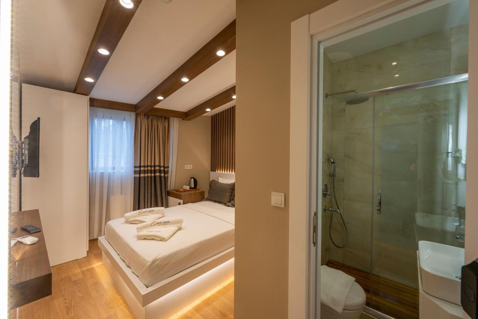 Hotel Grand Стамбул Экстерьер фото