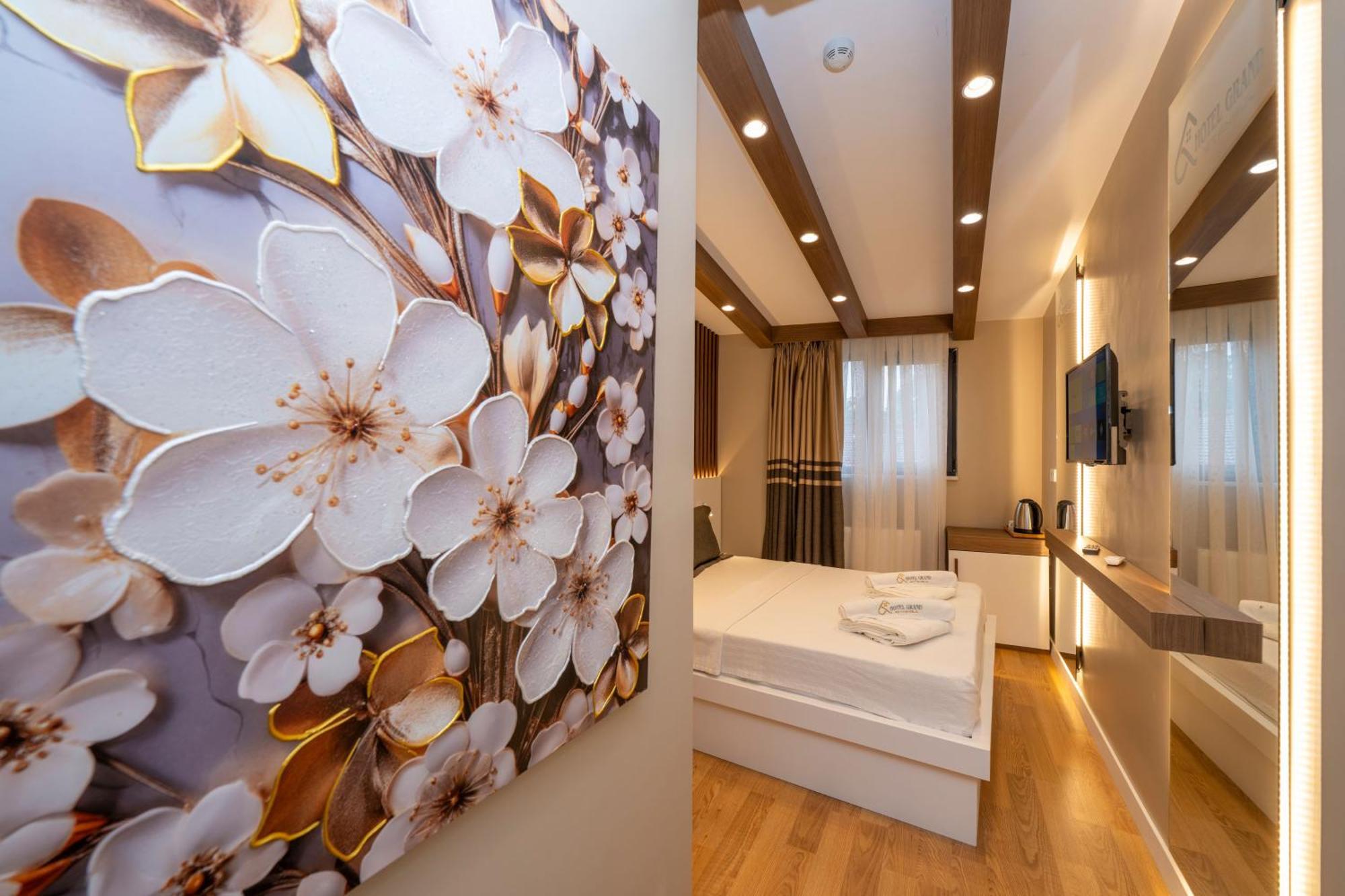 Hotel Grand Стамбул Экстерьер фото