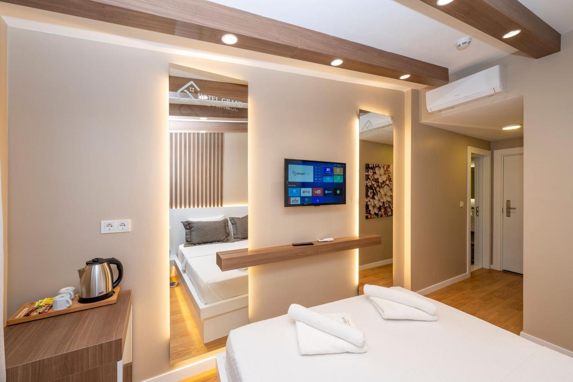 Hotel Grand Стамбул Экстерьер фото